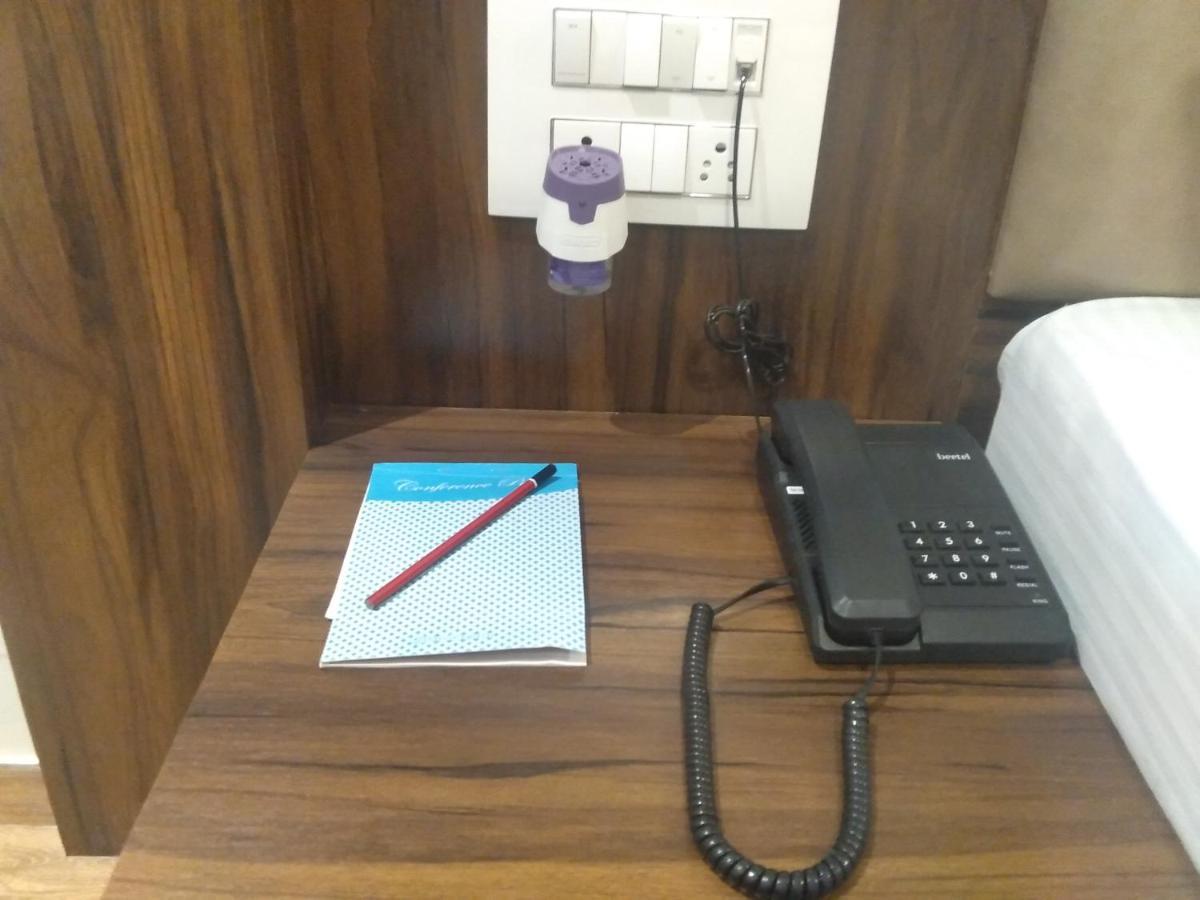אחמדנגר Hotel Shiv Sangram מראה חיצוני תמונה