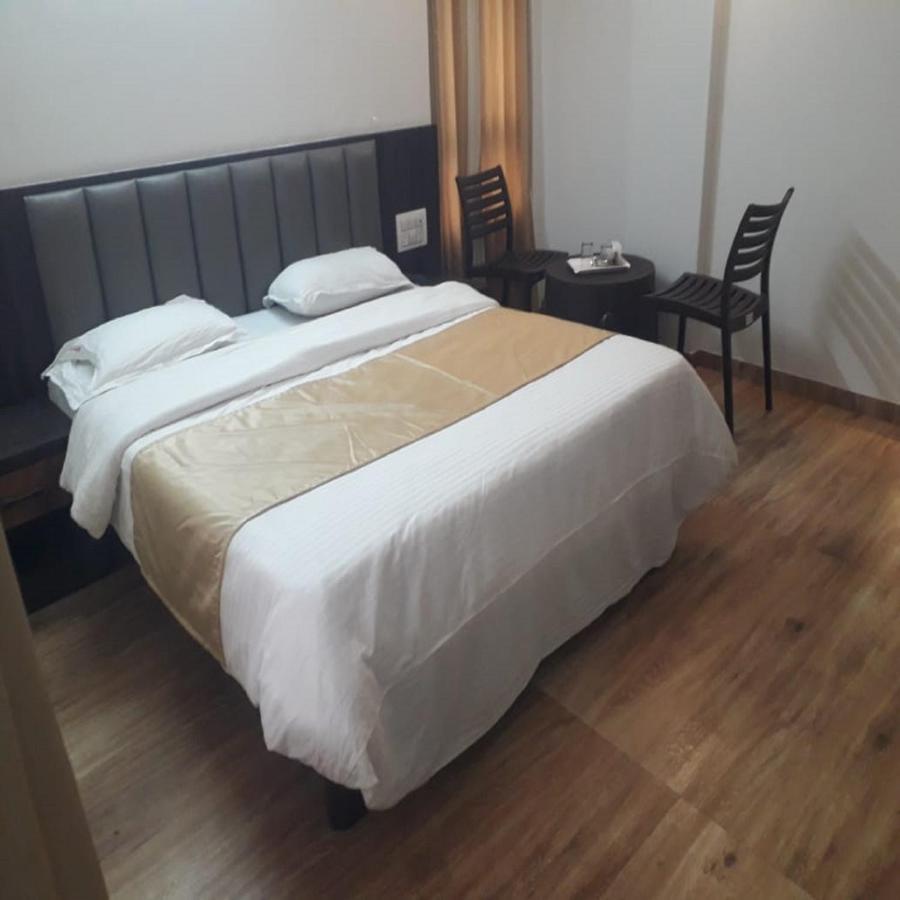 אחמדנגר Hotel Shiv Sangram מראה חיצוני תמונה