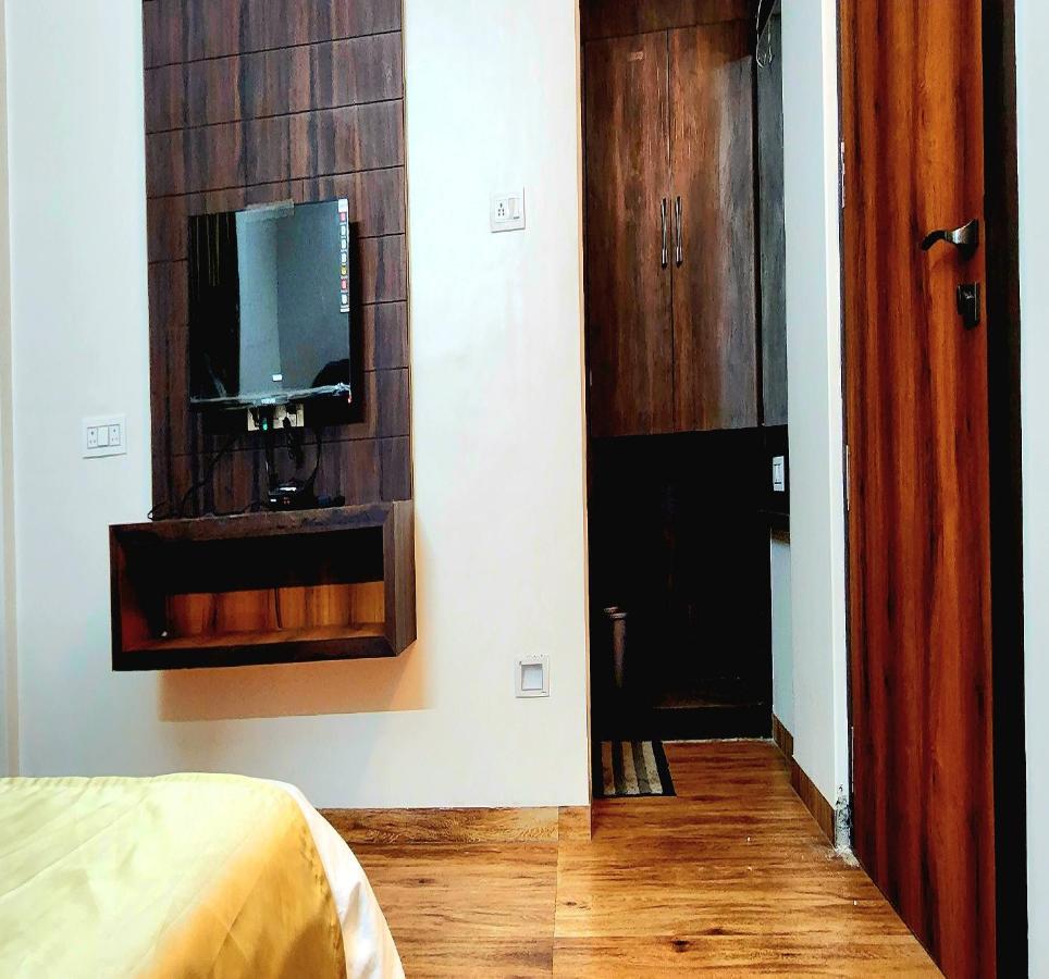 אחמדנגר Hotel Shiv Sangram מראה חיצוני תמונה