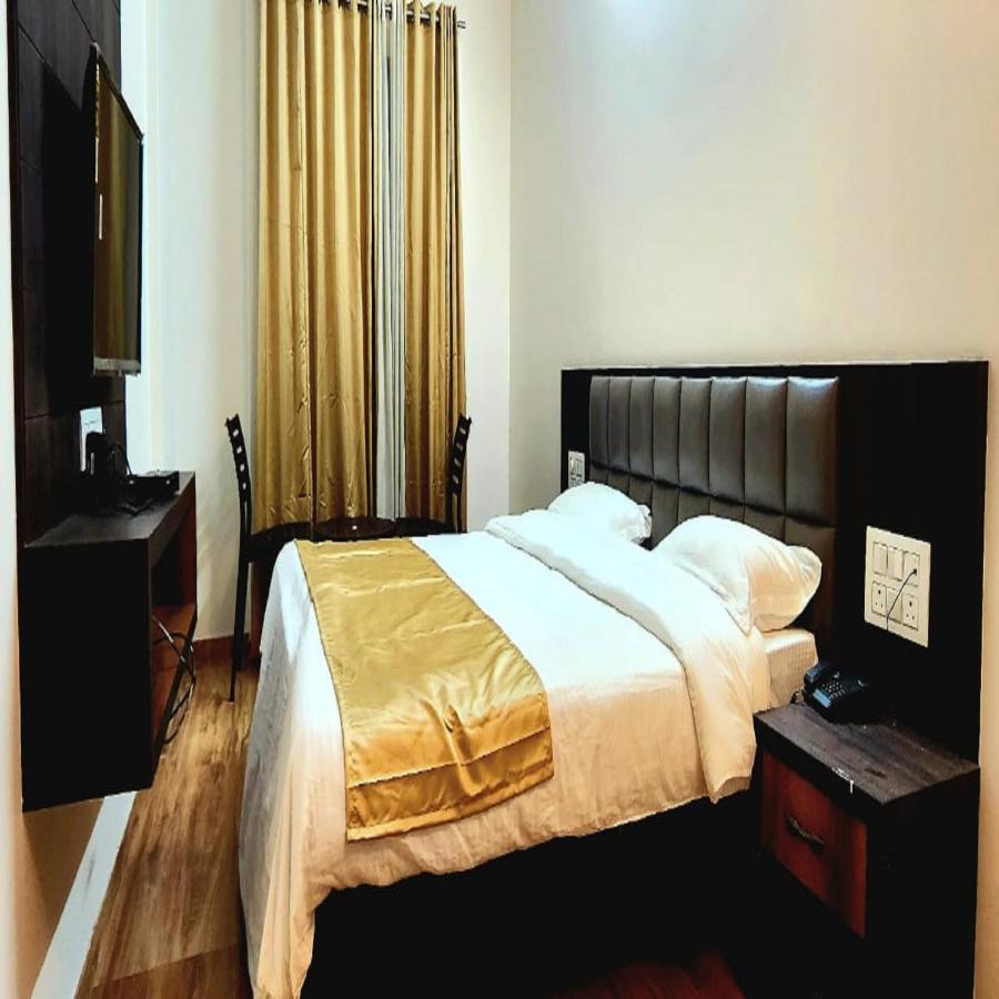 אחמדנגר Hotel Shiv Sangram מראה חיצוני תמונה